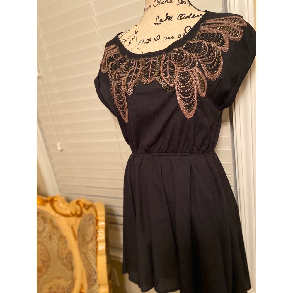 5 for $30 Vintage detailed neckline high low dress